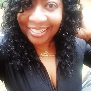 Meet your Posher, Dee